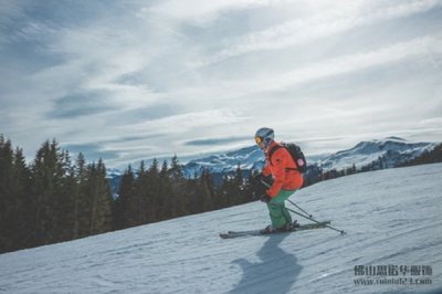 來看啦喂！教你如何選購滑雪服